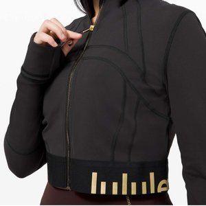 Lululemon Define Jacket Cropped Crop 8 Special Edition Black Gold Logo Graphic